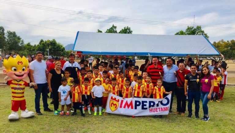 Inauguran la Escuela de Fútbol Imperio Huetamo
