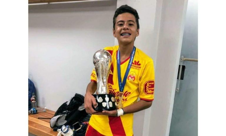El juvenil huetamense Rogelio «Rayito» Bermúdez fue convocado la selección nacional sub 16