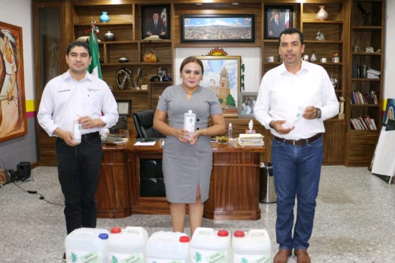 Tec de Huetamo participa en la elaboración de Gel Antibacterial para las instituciones de la región