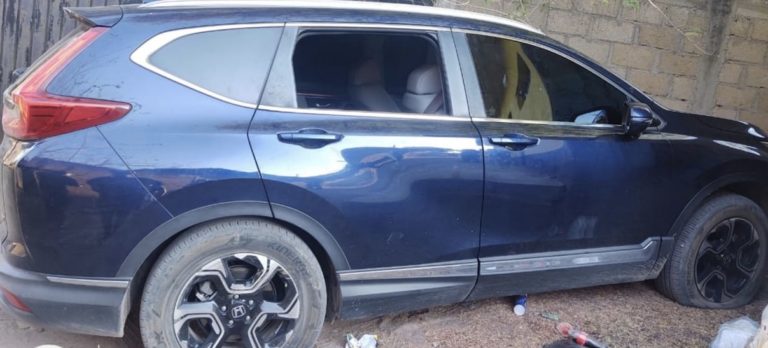 Localizan camioneta robada en la calle Nicolás Bravo de Huetamo