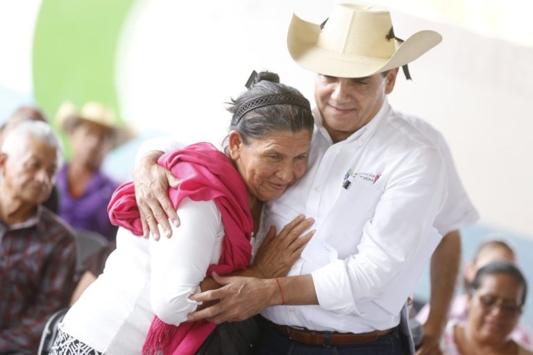Realiza SEMIGRANTE entrevistas a 200 adultos mayores en Huetamo