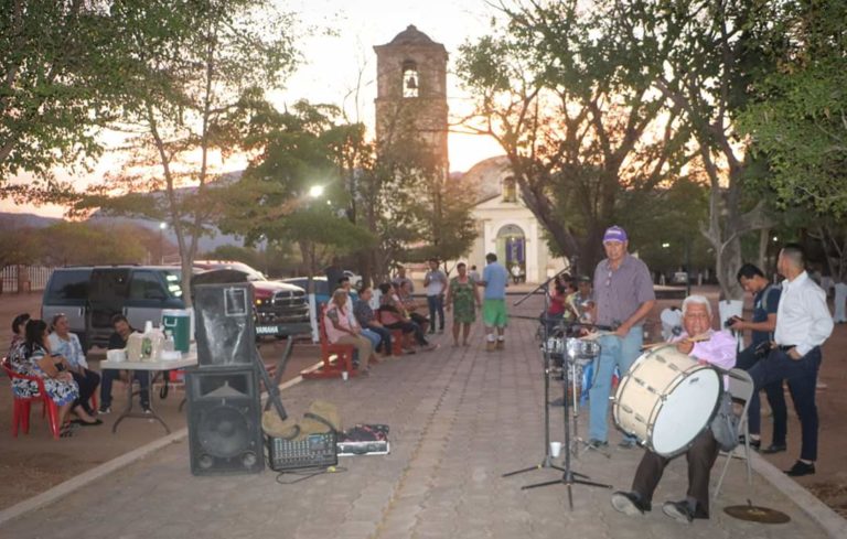 Iniciaron las tradicionales fiestas de los»Tres Viernes»de Cútzeo