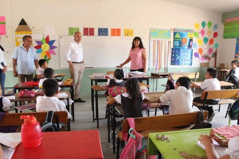 Encargado de despacho de la SEE visita la Escuela Primaria Urbana Federal “Ricardo Flores Magón” de Huetamo