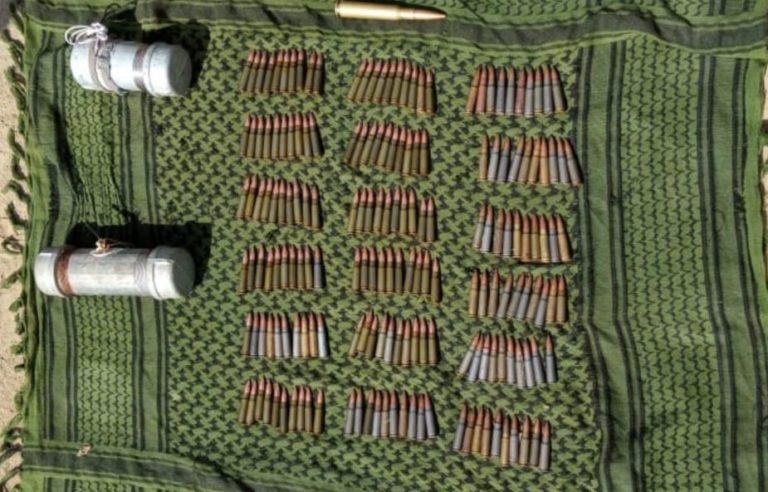 En un campamento improvisado en Huetamo, aseguran 185 cartuchos útiles y artefactos explosivos