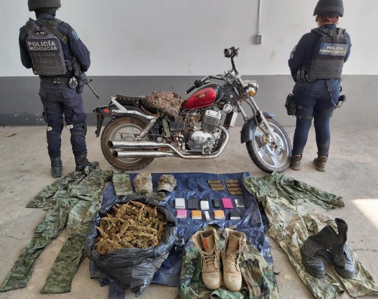 Aseguran en El Limón de Papatzindán 3 kilos de droga, equipo táctico y una motocicleta