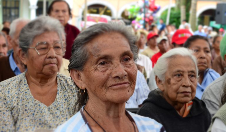 En apoyo a la economía popular se adelanta pago de pensiones de adultos mayores y personas con discapacidad