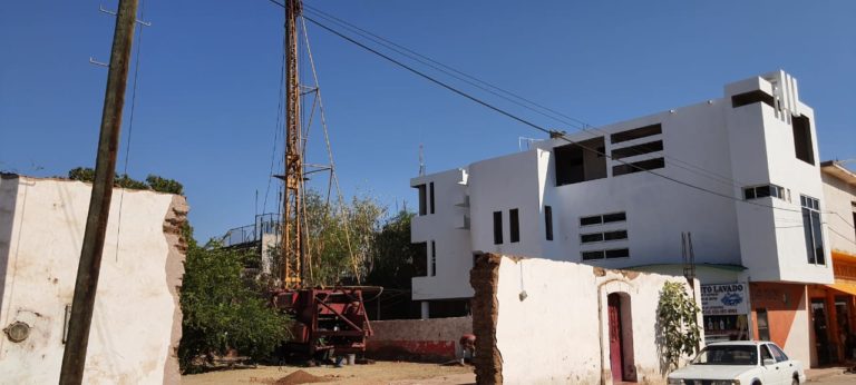 Vecinos del centro de Huetamo muestran preocupación y malestar por la perforación de nuevo pozo profundo