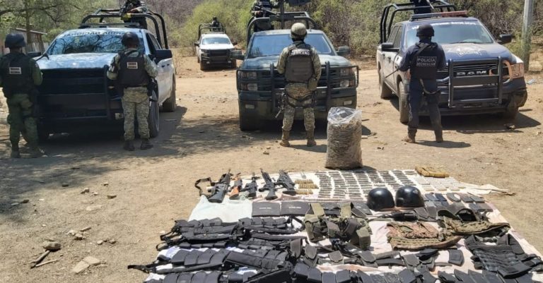 Decomisan en Zacanguirete fusiles, mil 700 cartuchos y 2.5 kilos de marihuana