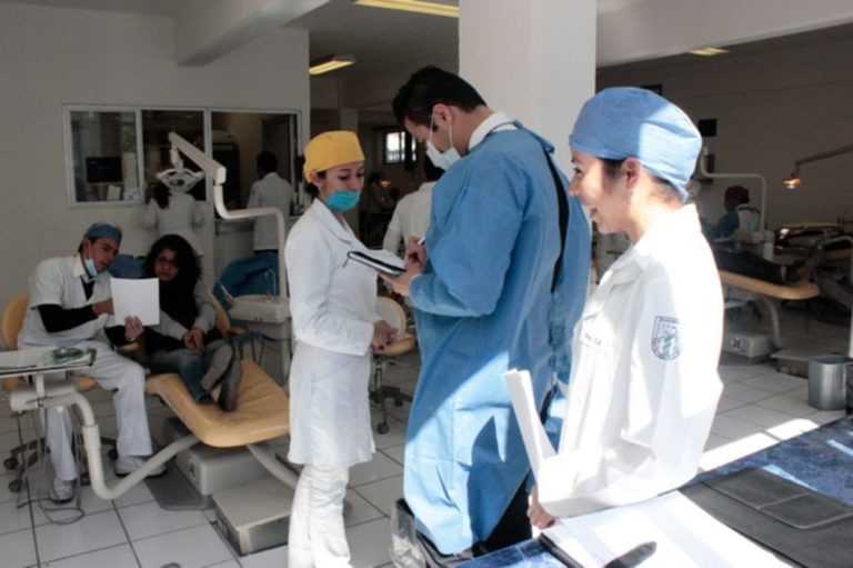 UMSNH retirará a estudiantes de servicio social e internado de áreas de salud ante riesgo por Covid-19