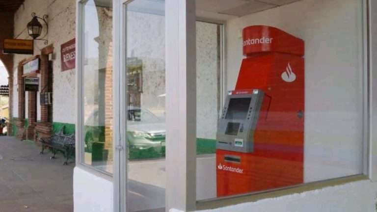 Entra en funcionamiento nuevo cajero automático de Santander en el centro de Huetamo
