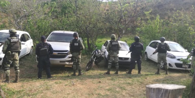 Aseguran la SSP, SEDENA y la GN 6 vehículos en Susupuato