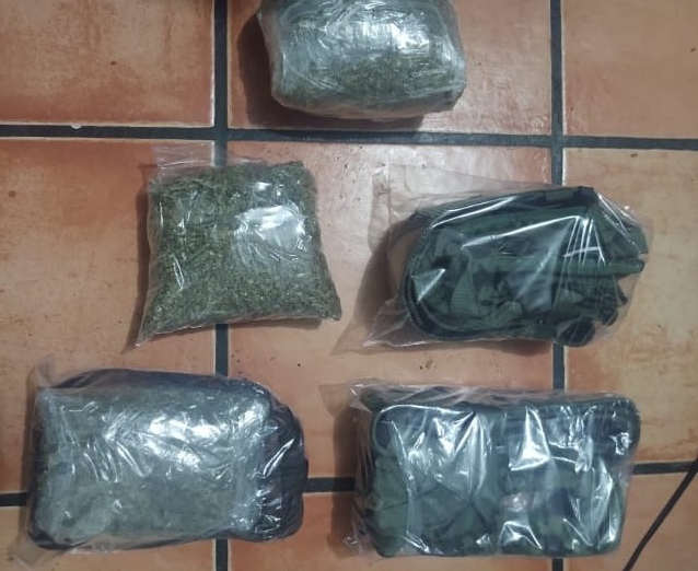 Dos menores de edad en posesión de medio kilo de marihuana