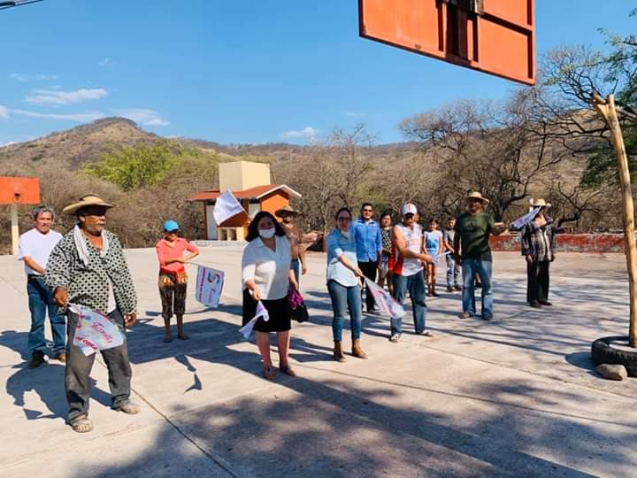 Jazmín Arroyo da arranque a obras para un domo en Escuela Primaria