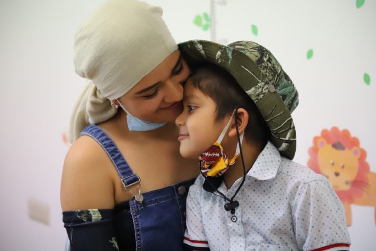 Niñas y niños con cáncer, necesitan de tu sangre y plaquetas, dona