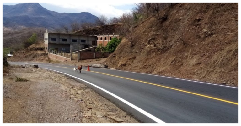 Rehabilitó la SCOP tramo carretero entre Carácuaro y Eréndira