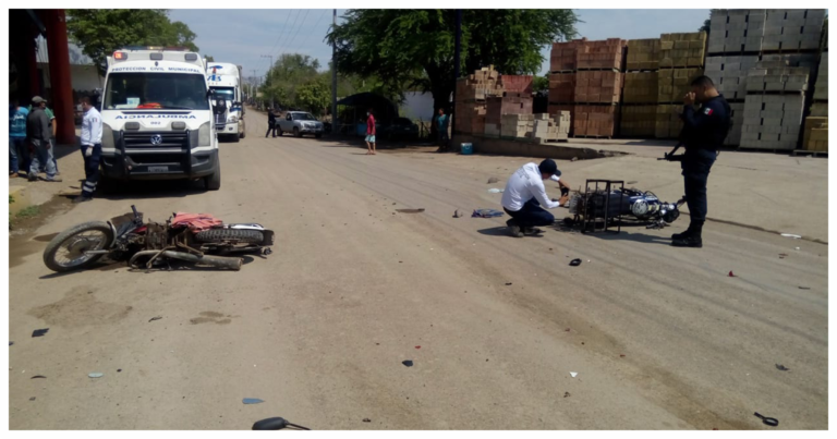 Dos motos se impactan en el libramiento de Huetamo