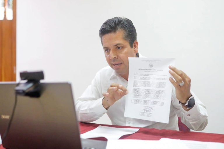 Toño García signa Alianza Nacional Emergente por el Turismo