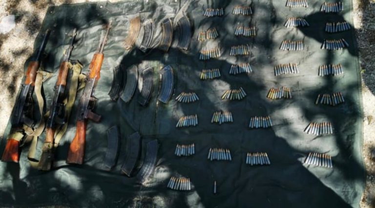 Fueron detenidos en el Cerro de Dolores tres personas con armas de fuego y 291 cartuchos útiles