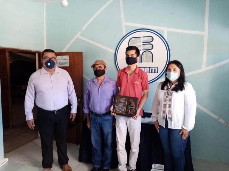 Entrega el COBAEM presea «Morelos Bachiller» a estudiante destacado de la extensión en Riva Palacio