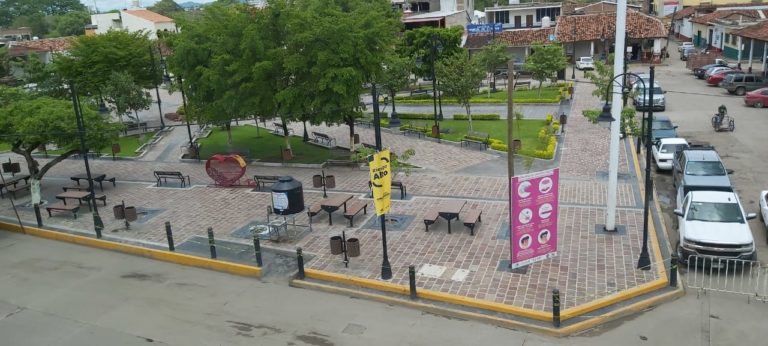 Entre el martes y miércoles, volvieron a repuntar los casos confirmados de COVID-19 en Huetamo