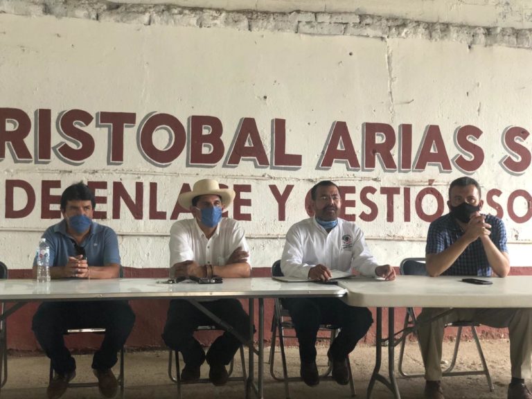 Se reúnen en Huetamo representantes de las Casas de Enlace del Senador Cristóbal Arias Solís