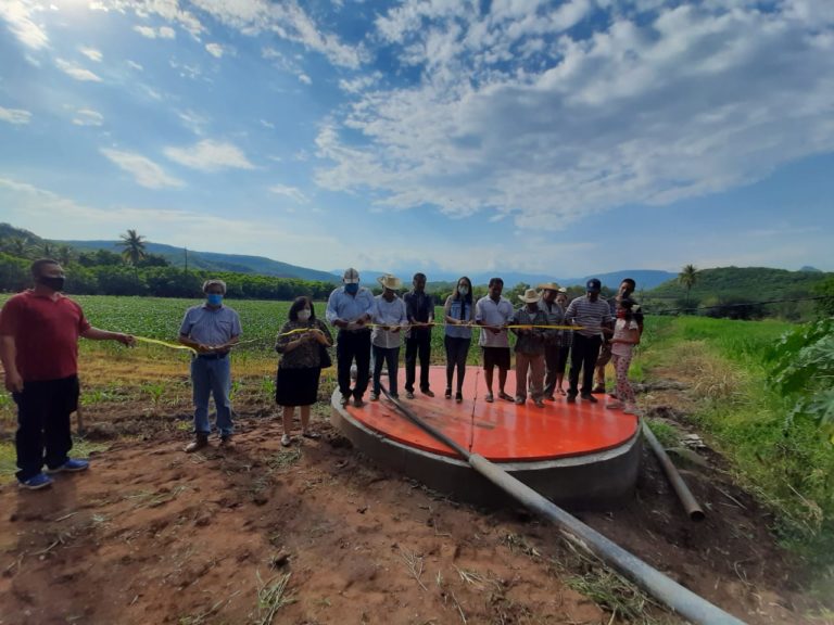 Inaugura Jazmín Arroyo pozo de agua en comunidad de Tuzantla