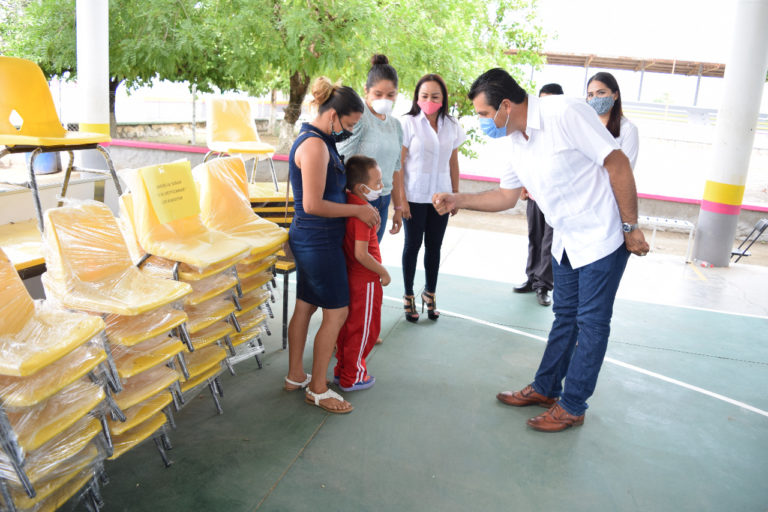 Histórica inversión en educación para Huetamo: Juan Luis García