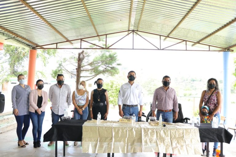 Octavio Ocampo en conjunto con autoridades de Susupuato y Benito Juárez fortalecen el sector educativo