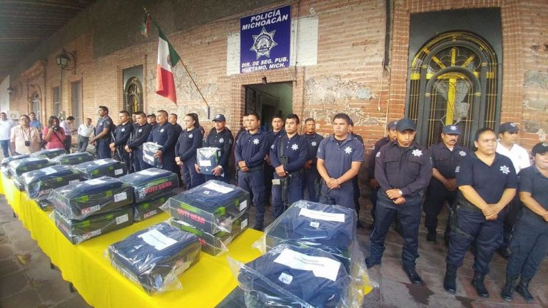 La Policía Municipal de Huetamo, primera corporación en la región de la Tierra Caliente en obtener las prestaciones del IMSS