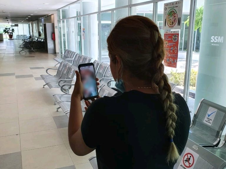 A través de videollamadas la SSM acerca a familiares y pacientes de COVID-19