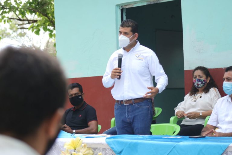Exige Octavio Ocampo que se investiguen irregularidades de Conafe en Michoacán