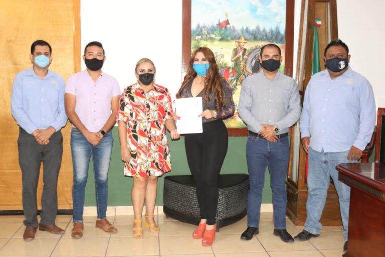 Se compromete la presidenta de Tiquicheo a gestionar la donación de un predio y construir un campus del Tecnológico de Huetamo