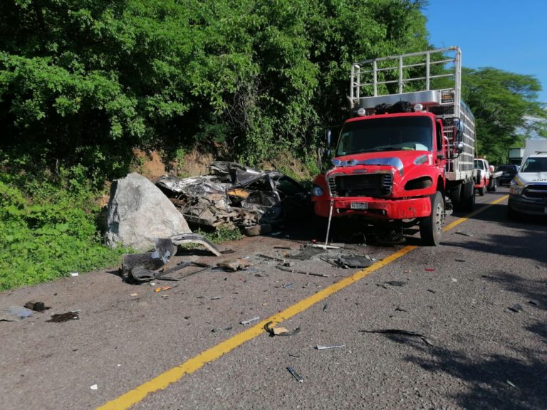 Grave conductor al chocar con camión cerca de la desviación a Puertas de Chiripio