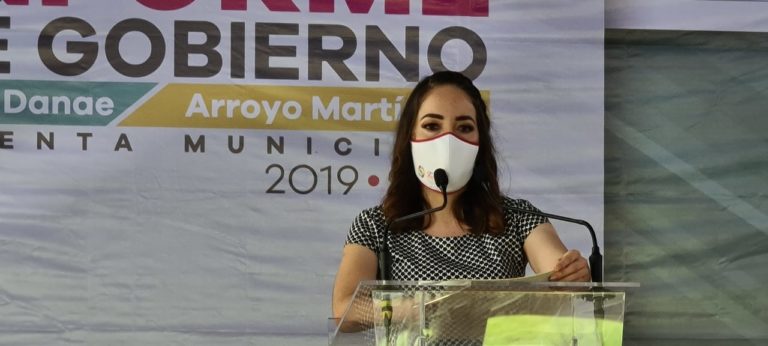 Rinde Jazmín Arroyo Martínez segundo informe de gobierno en Tuzantla