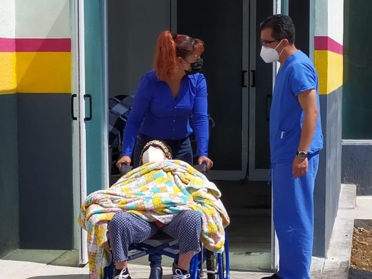 Dos mujeres superan COVID-19 gracias a las atenciones de médicos del Hospital Comunitario de Tuzantla