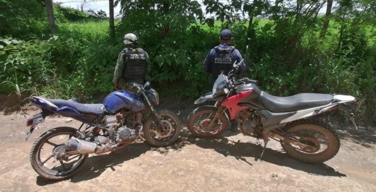 Recuperan dos motocicletas robadas en el centro de San Lucas