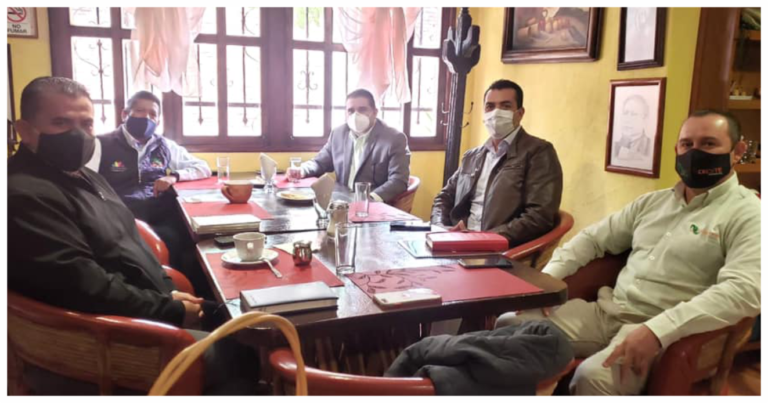 Gestiona el alcalde de Huetamo construcción de un plantel del CECyTEM