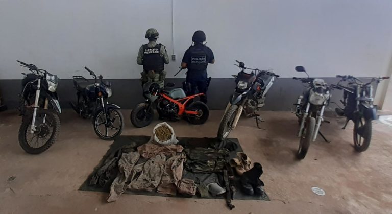 Aseguran 4 kilos de marihuana y 6 motos en Tiquicheo