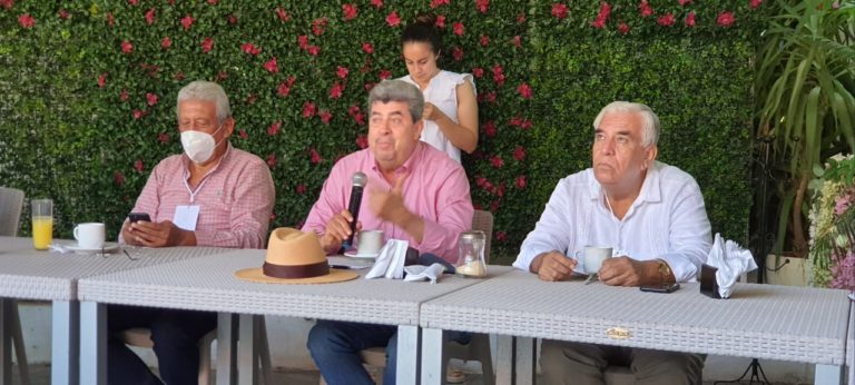Realiza Valentín Rodríguez gira por Huetamo y San Lucas en busca de la candidatura a la gubernatura del Estado