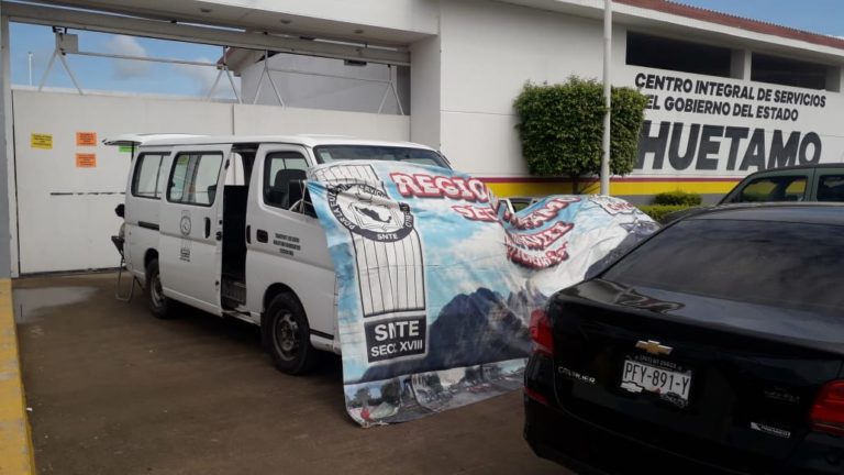 El grupo Poder de Base de la CNTE volvió a tomar el Centro Integral de Servicios de Huetamo