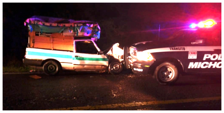 Automóvil se impacta con patrulla cerca de Las Trincheras