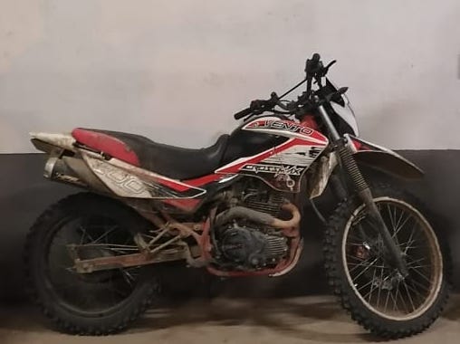 Joven detenido con motocicleta robada, en San Lucas