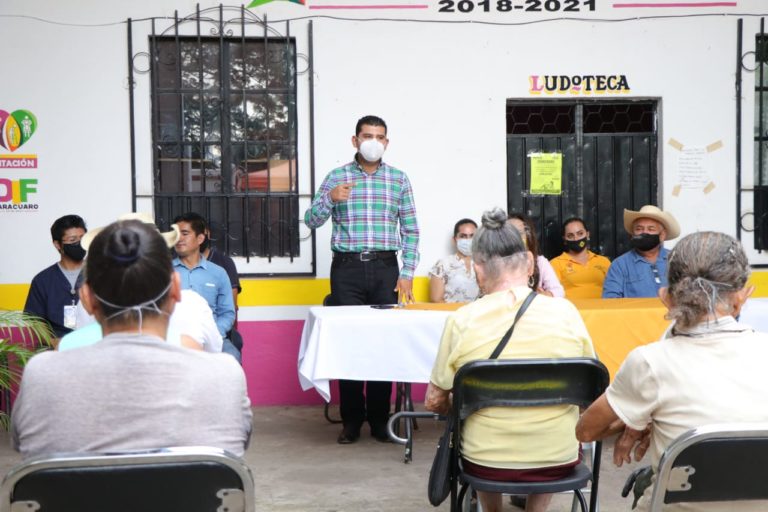 Octavio Ocampo lleva campañas para la detección y prevención de osteoporosis a municipios de la región