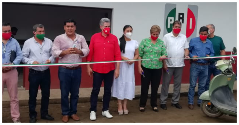Reaparece en evento político la ex alcaldesa de Huetamo Dalia Santana