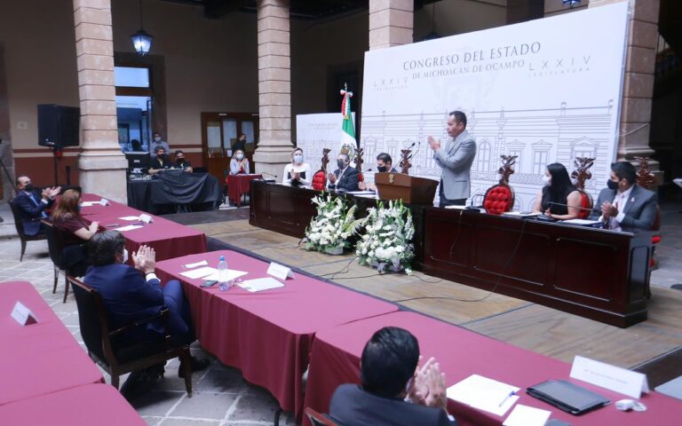 El secretario de Gobierno participó en la Sesión Solemne del Congreso del Estado, en donde emitió un mensaje con motivo del Quinto Informe del gobernador Silvano Aureoles Conejo