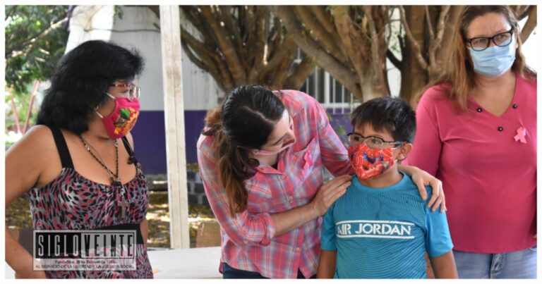 Coadyuva Jazmín Arroyo para que estudiantes tengan herramientas para aprender mejor