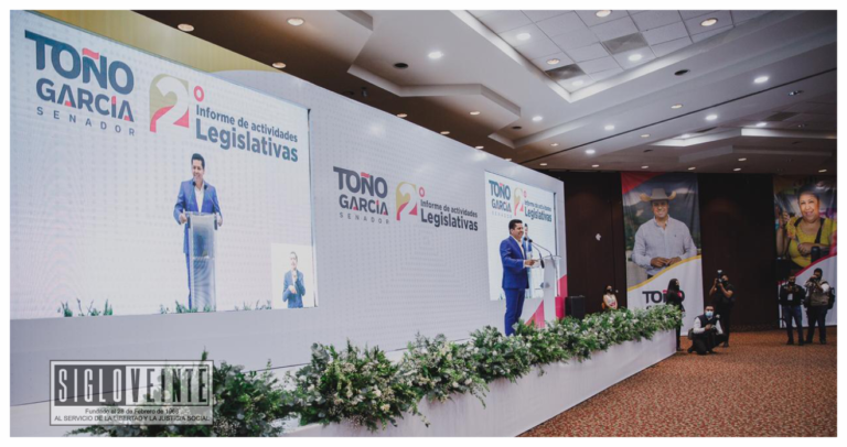 Toño García rinde cuentas a las y los michoacanos