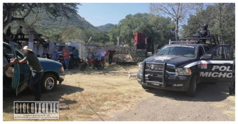 Antes de que iniciara, policías cancelan jaripeo en Las Guacamayas del municipio de Carácuaro