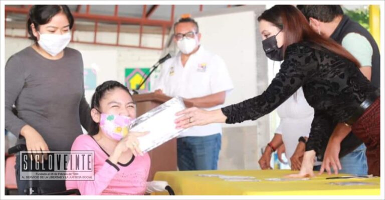 El DIF de Huetamo ha entregado 90 becas de discapacidad