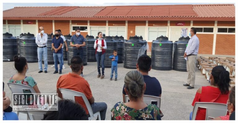 Kitxe Uribe y Pablo Varona realizan la tercera entrega de apoyos solidarios para el hogar
